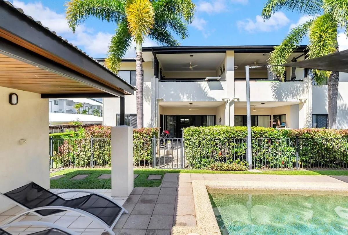 Trinity Hideaway - Trinity Beach