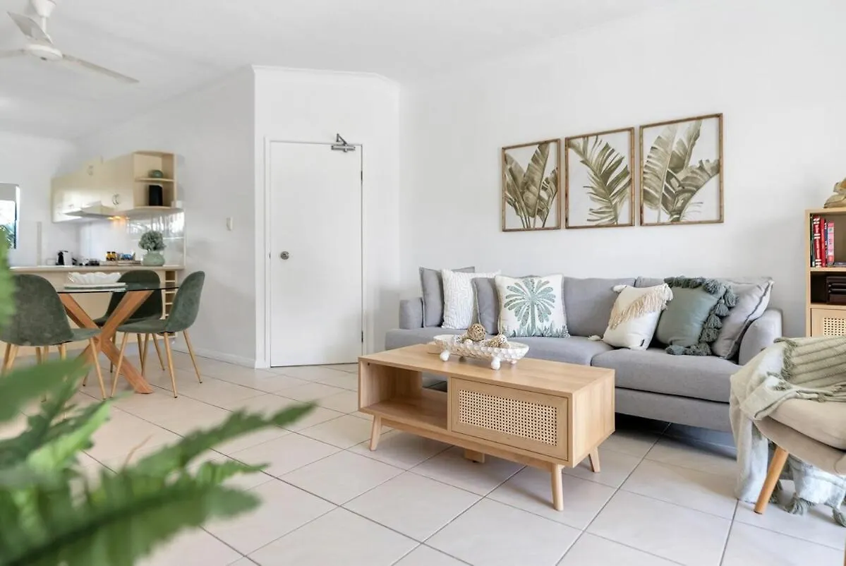 Trinity Hideaway - Trinity Beach